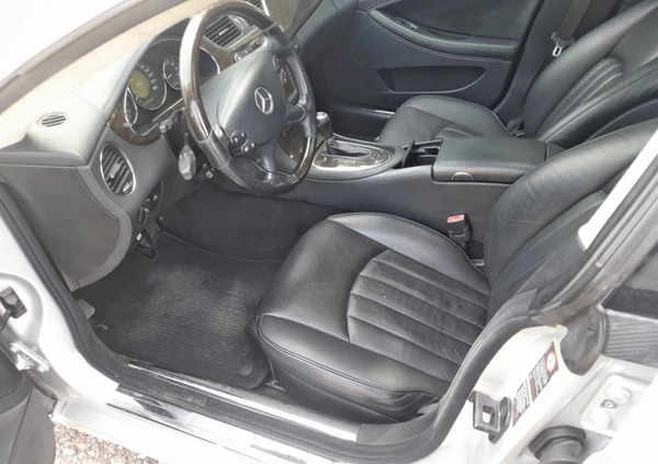 Mercedes-Benz CLS cena 39000 przebieg: 240000, rok produkcji 2004 z Radom małe 67